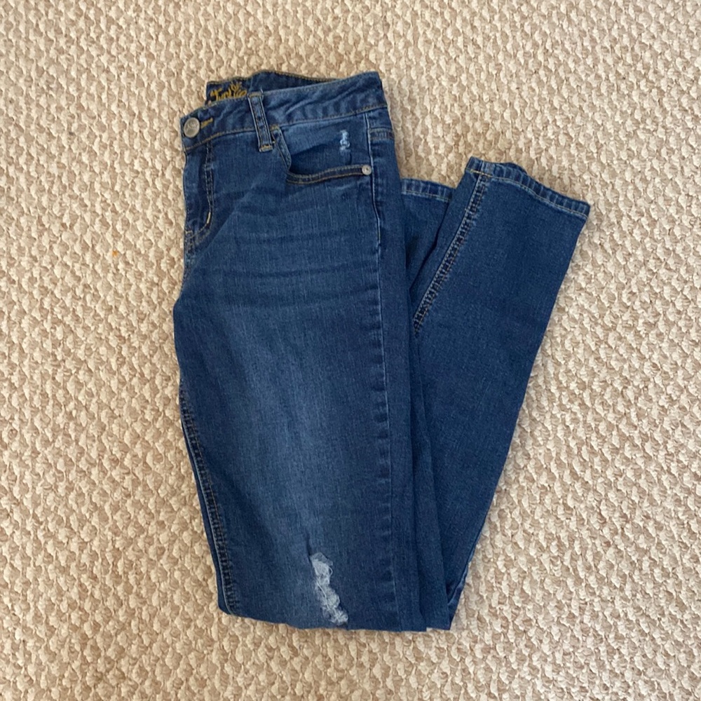 Justice kids size 14 jeans. Simply low super skinny.